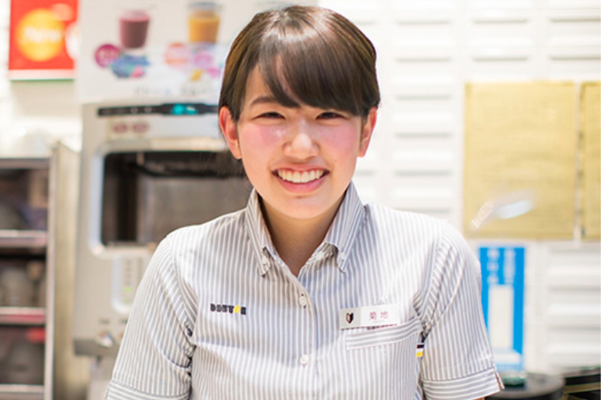 カフェバイトに憧れる女子必見 人気チェーン店3つを徹底比較してみた Fumumu