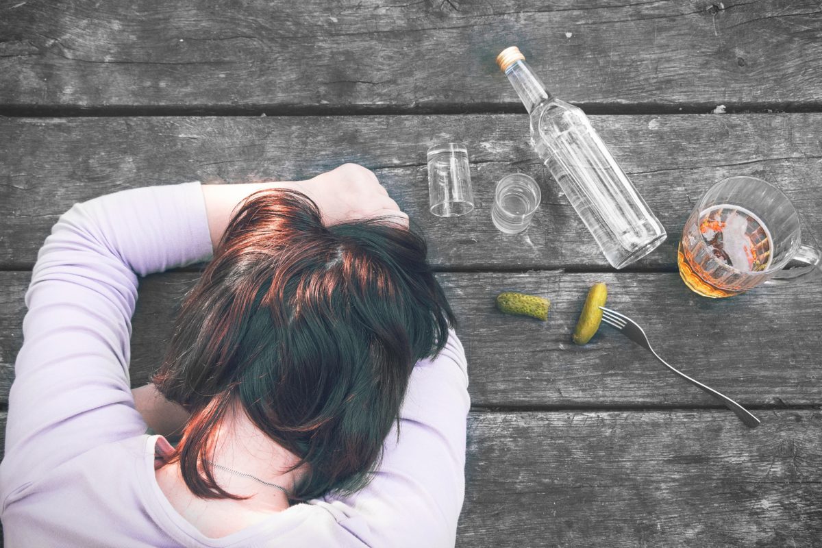 酔う女性
