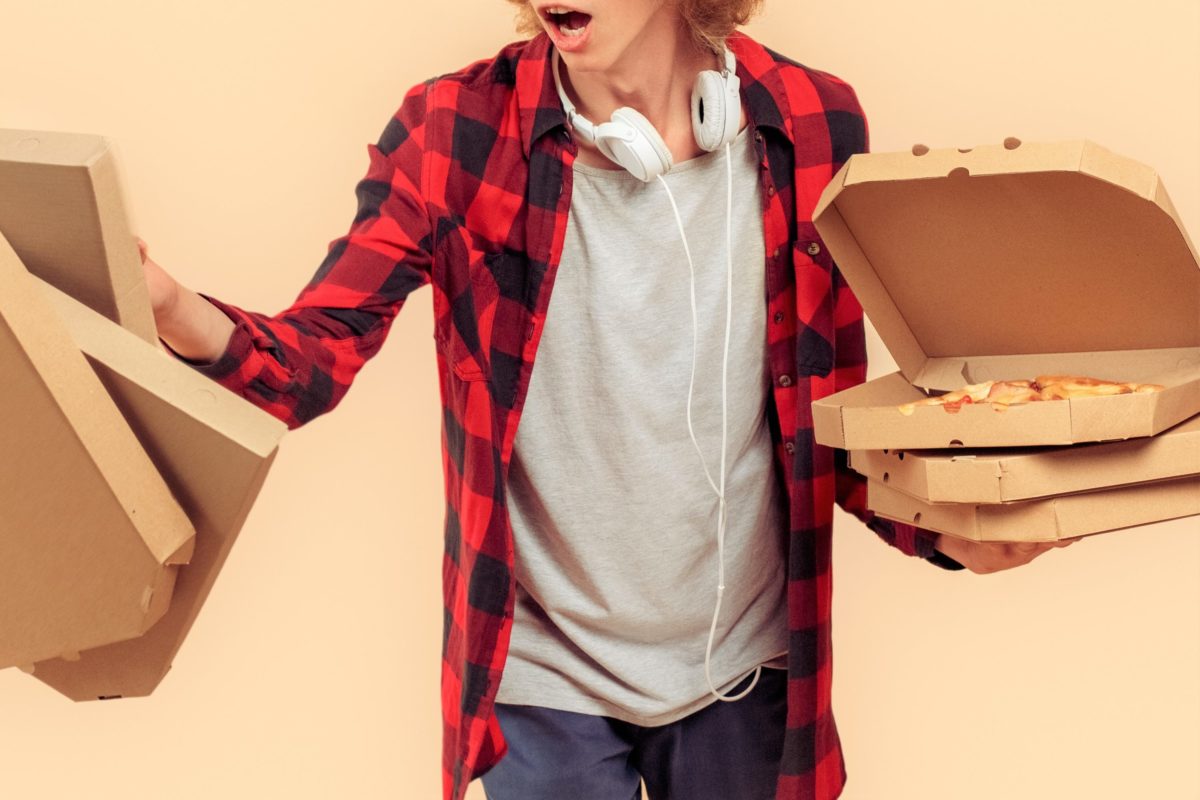 9年間 頼んでないピザ が毎日到着 とろけるチーズが最早トラウマに Fumumu