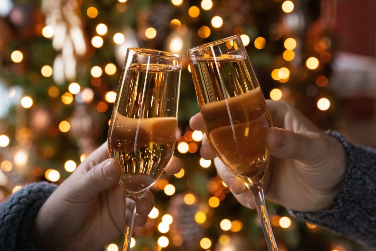 クリスマス・家デート・シャンパン・乾杯