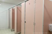 約2割の女性が、学校や職場の「トイレ個室でしていること」に言葉を失う…