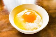 ギャル曽根の「卵かけごはんの食べ方」が衝撃的　まさかの“アレ”をふりかける